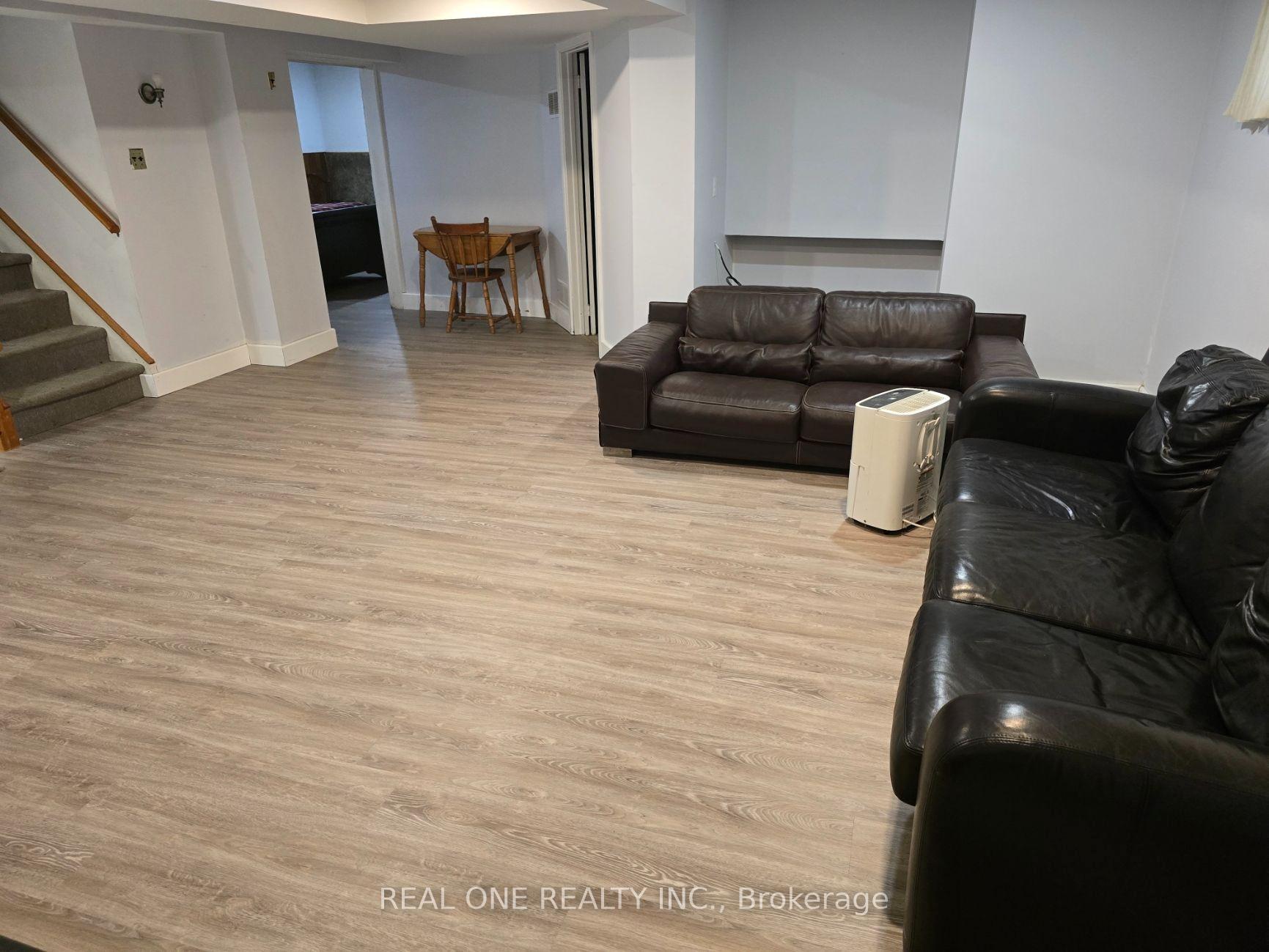 Photo 24 of 389 Kerrybrook Drive, Richmond Hill, Mill Pond — HOMEH