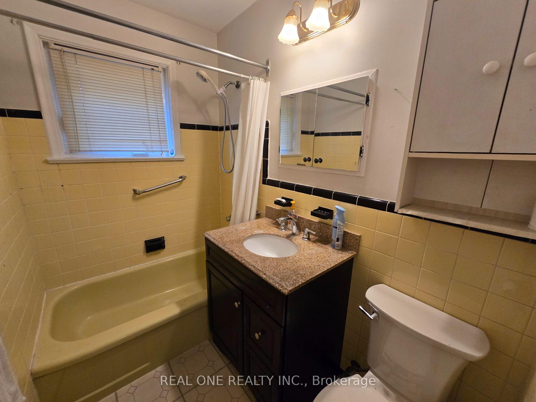 Photo 28 of 389 Kerrybrook Drive, Richmond Hill, Mill Pond — HOMEH