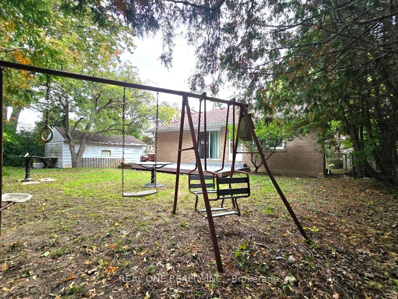 Photo 34 of 389 Kerrybrook Drive, Richmond Hill, Mill Pond — HOMEH