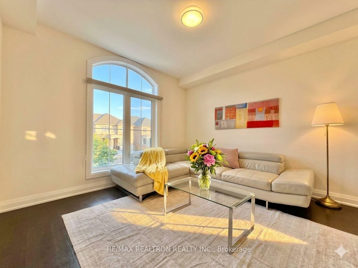 Photo 2 of 33 Duncombe Lane, Richmond Hill, South Richvale — HOMEH