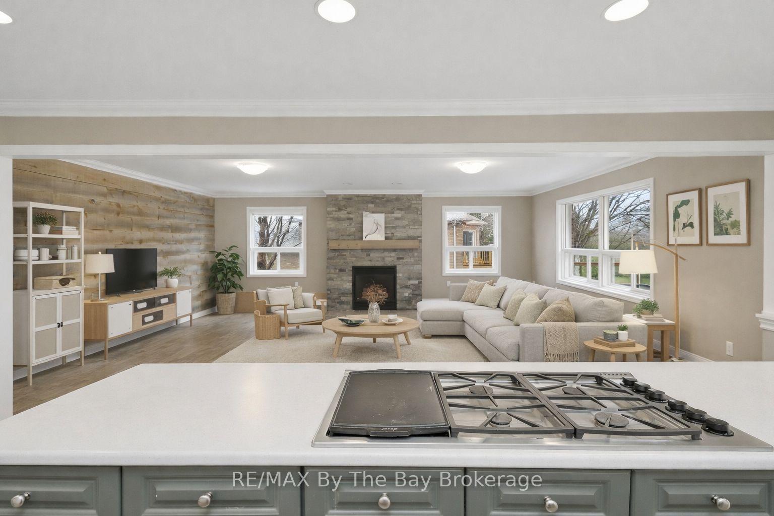 Photo 3 of 70 Fairway Crescent, Wasaga Beach — HOMEH