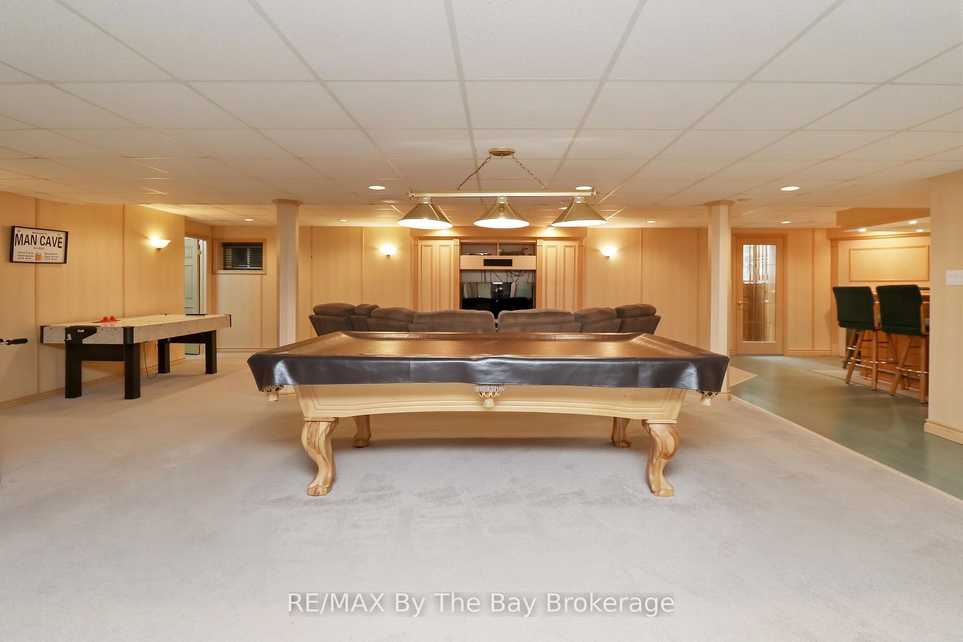 Photo 5 of 70 Fairway Crescent, Wasaga Beach — HOMEH
