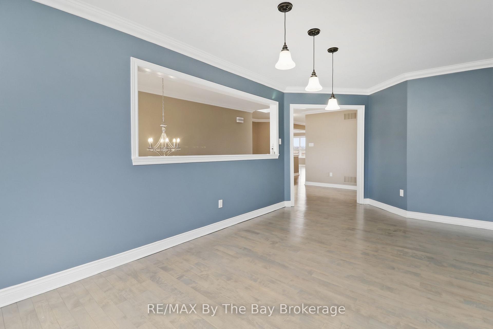 Photo 12 of 70 Fairway Crescent, Wasaga Beach — HOMEH