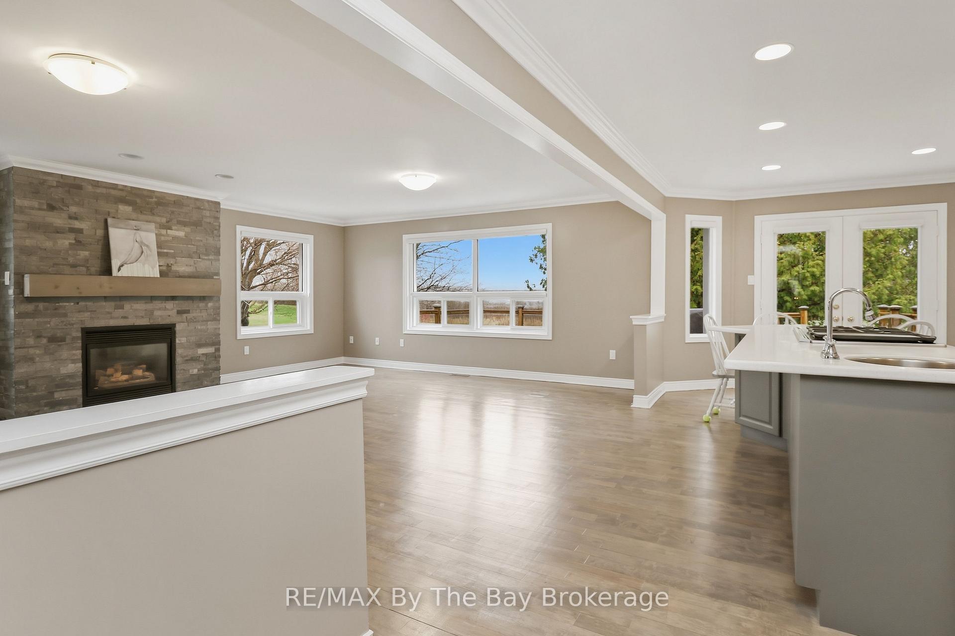 Photo 13 of 70 Fairway Crescent, Wasaga Beach — HOMEH