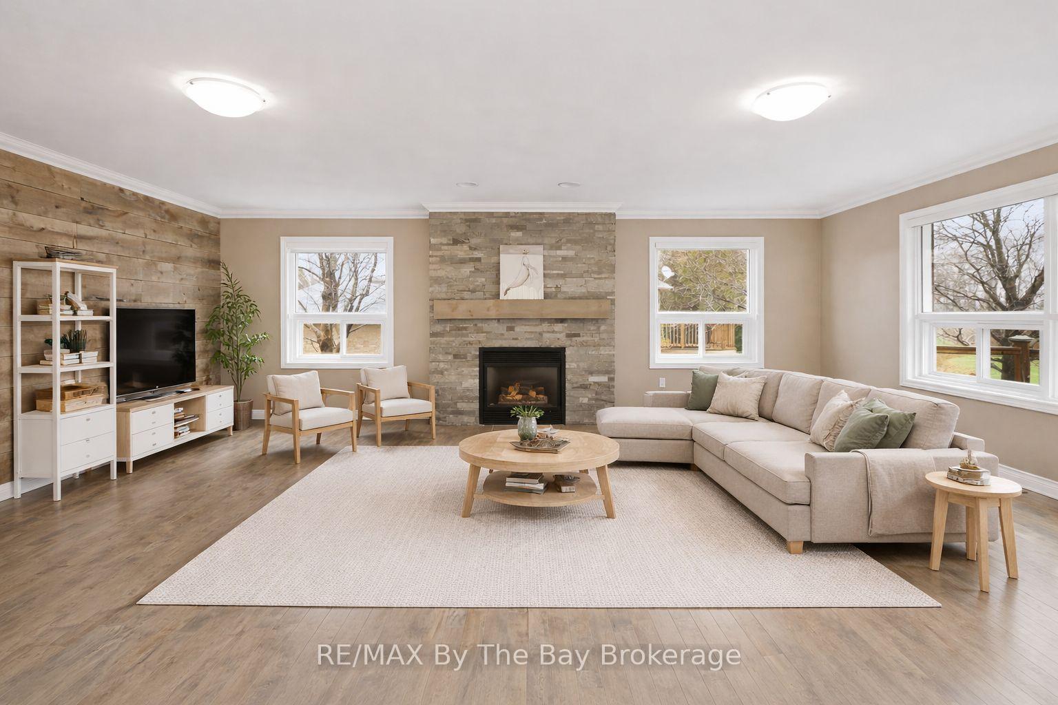 Photo 15 of 70 Fairway Crescent, Wasaga Beach — HOMEH