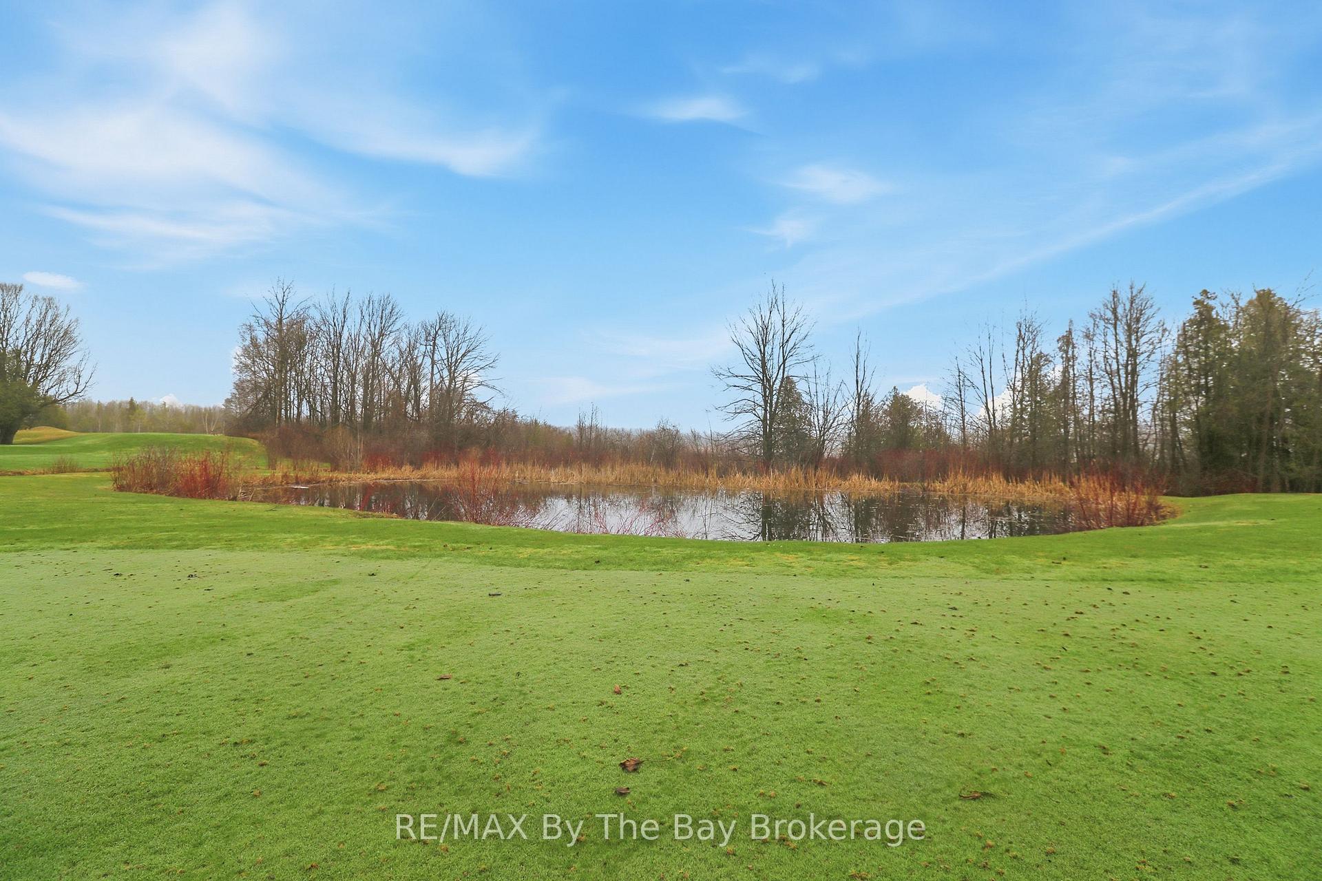 Photo 24 of 70 Fairway Crescent, Wasaga Beach — HOMEH