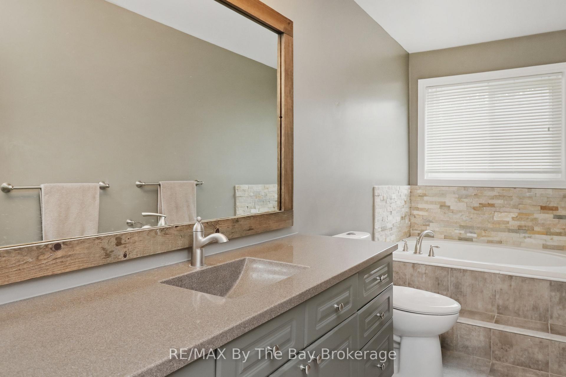 Photo 29 of 70 Fairway Crescent, Wasaga Beach — HOMEH