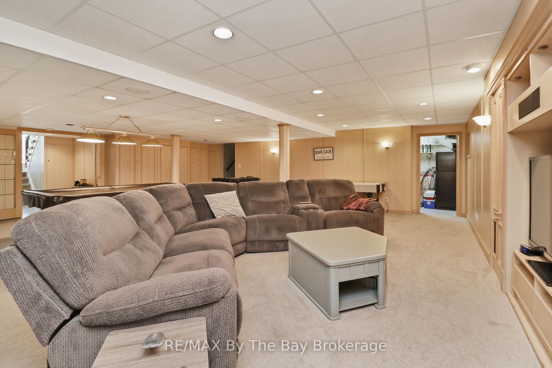 Photo 44 of 70 Fairway Crescent, Wasaga Beach — HOMEH