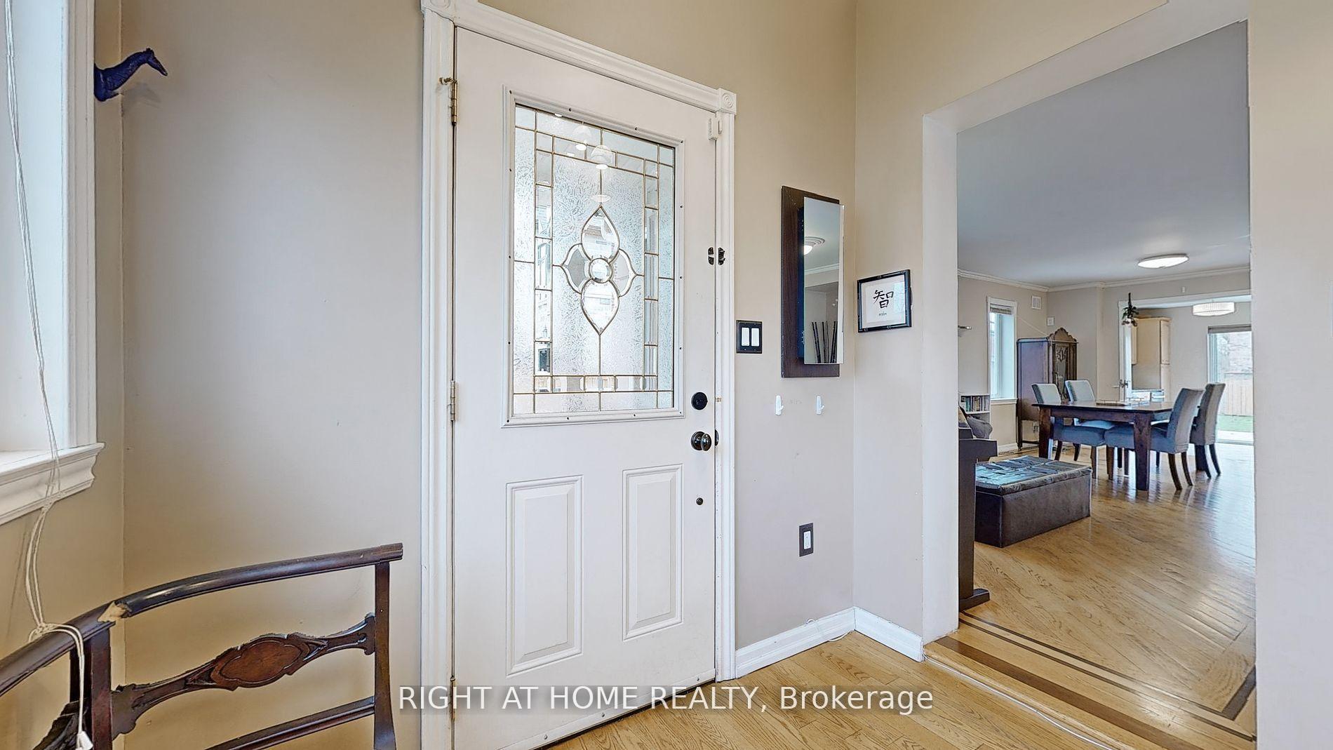 Photo 2 of 68 Eaglewood Boulevard E, Mississauga, Mineola — HOMEH