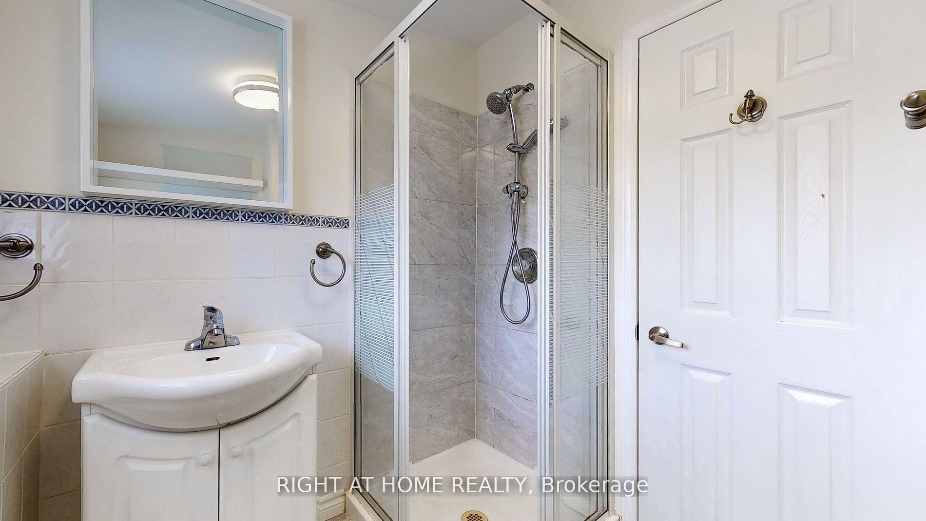 Photo 21 of 68 Eaglewood Boulevard E, Mississauga, Mineola — HOMEH