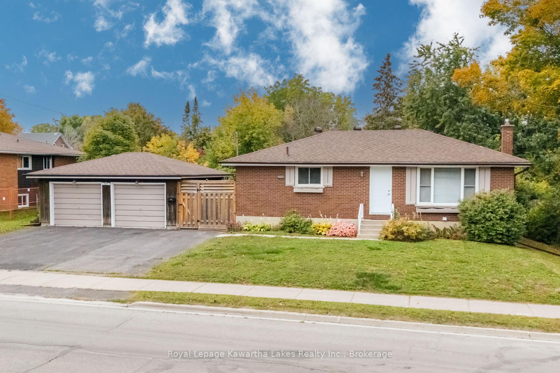 Photo of 115 Victoria Avenue N