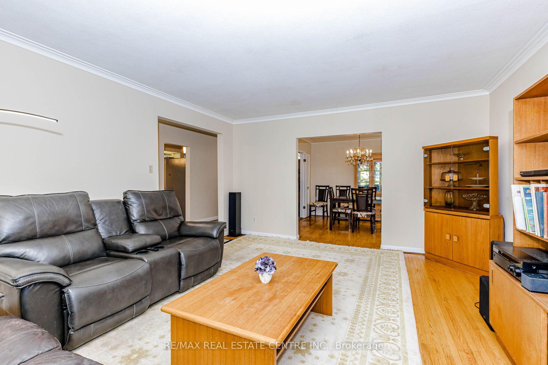 Photo 12 of 85 Snowcrest Avenue, North York, Bayview Woods-Steeles — HOMEH