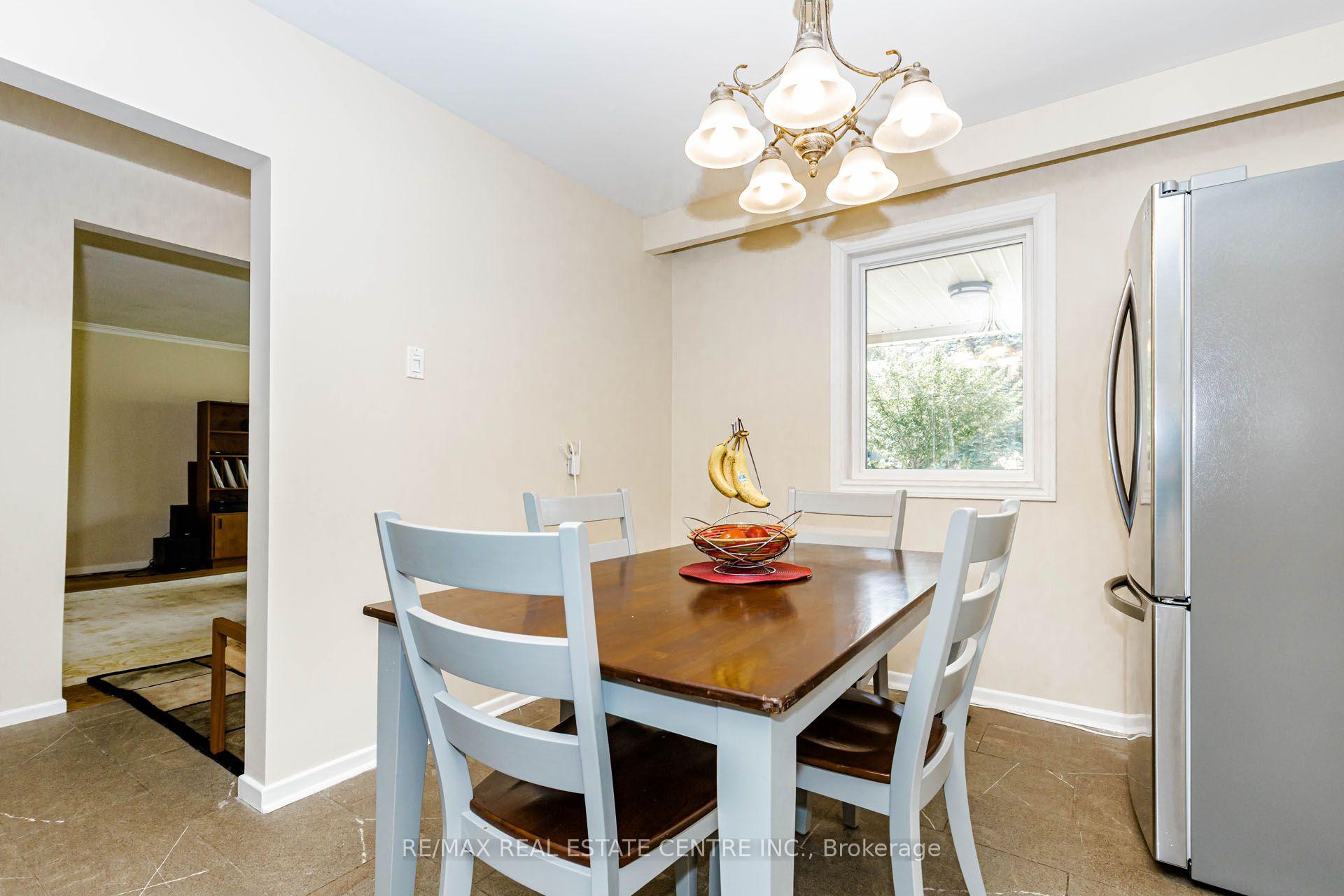 Photo 16 of 85 Snowcrest Avenue, North York, Bayview Woods-Steeles — HOMEH