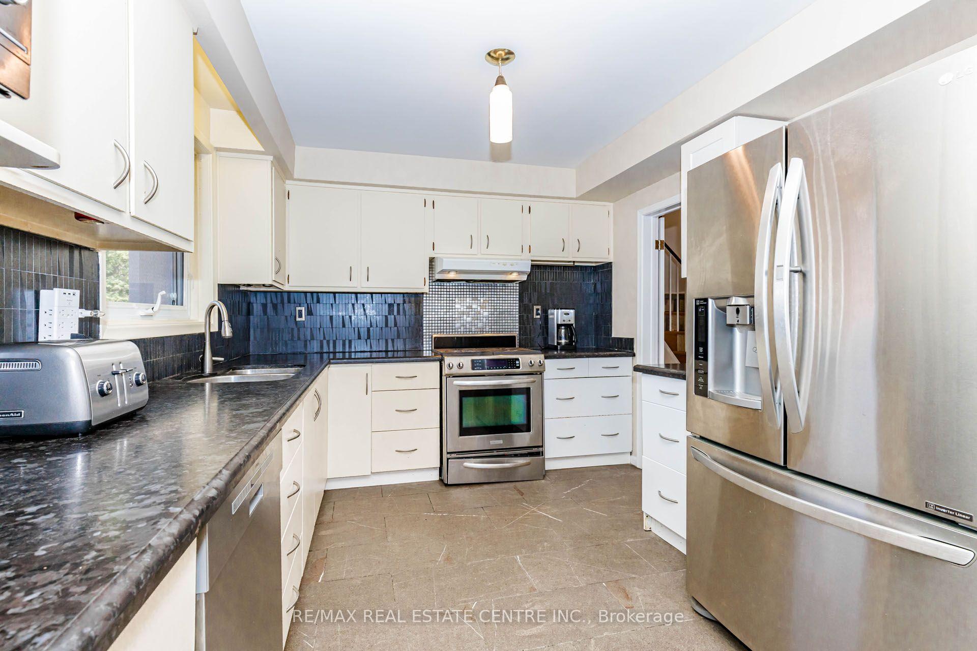 Photo 18 of 85 Snowcrest Avenue, North York, Bayview Woods-Steeles — HOMEH