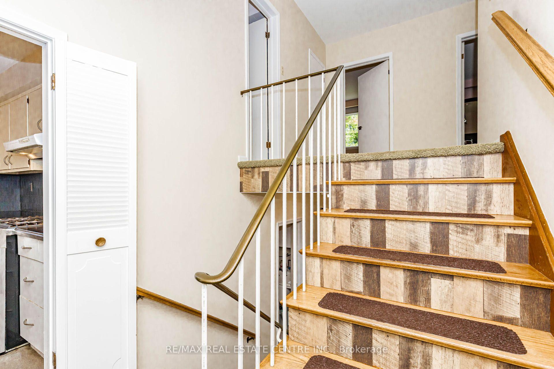 Photo 23 of 85 Snowcrest Avenue, North York, Bayview Woods-Steeles — HOMEH