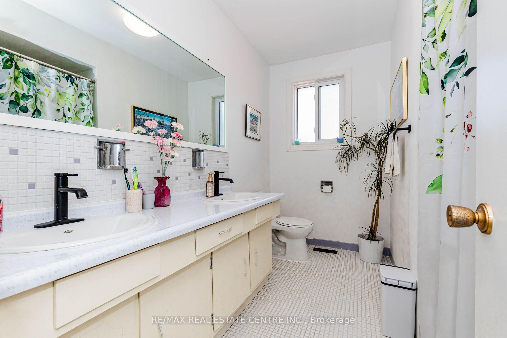 Photo 30 of 85 Snowcrest Avenue, North York, Bayview Woods-Steeles — HOMEH