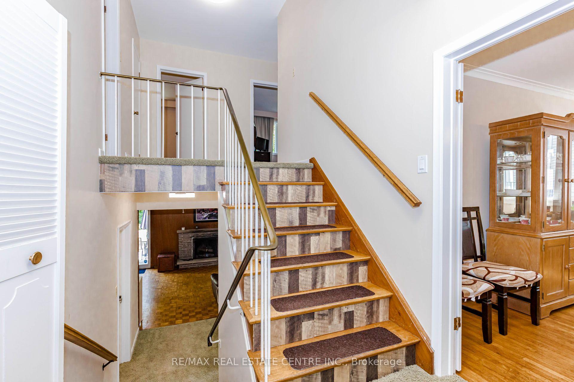 Photo 32 of 85 Snowcrest Avenue, North York, Bayview Woods-Steeles — HOMEH