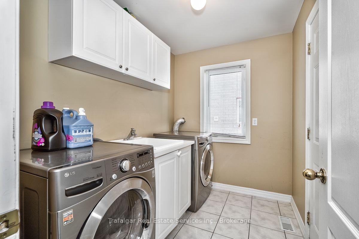 Photo 3 of 2355 Hilda Drive, Oakville, Joshua Creek — HOMEH
