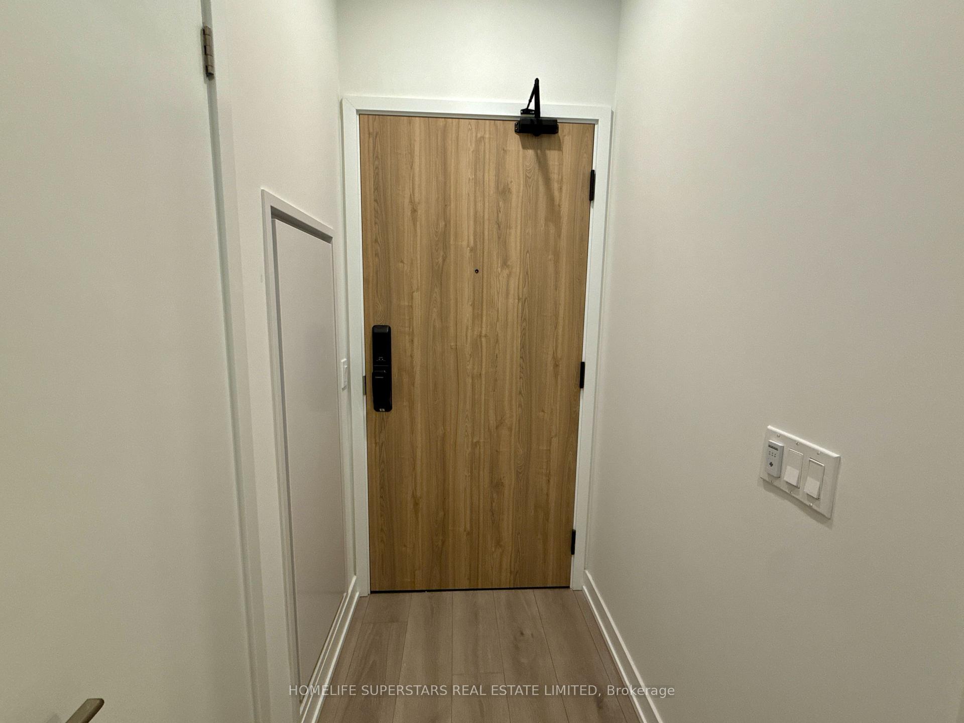 Photo 6 of Unit 308, 1 Fairview Road E, Mississauga, Mississauga Valleys — HOMEH