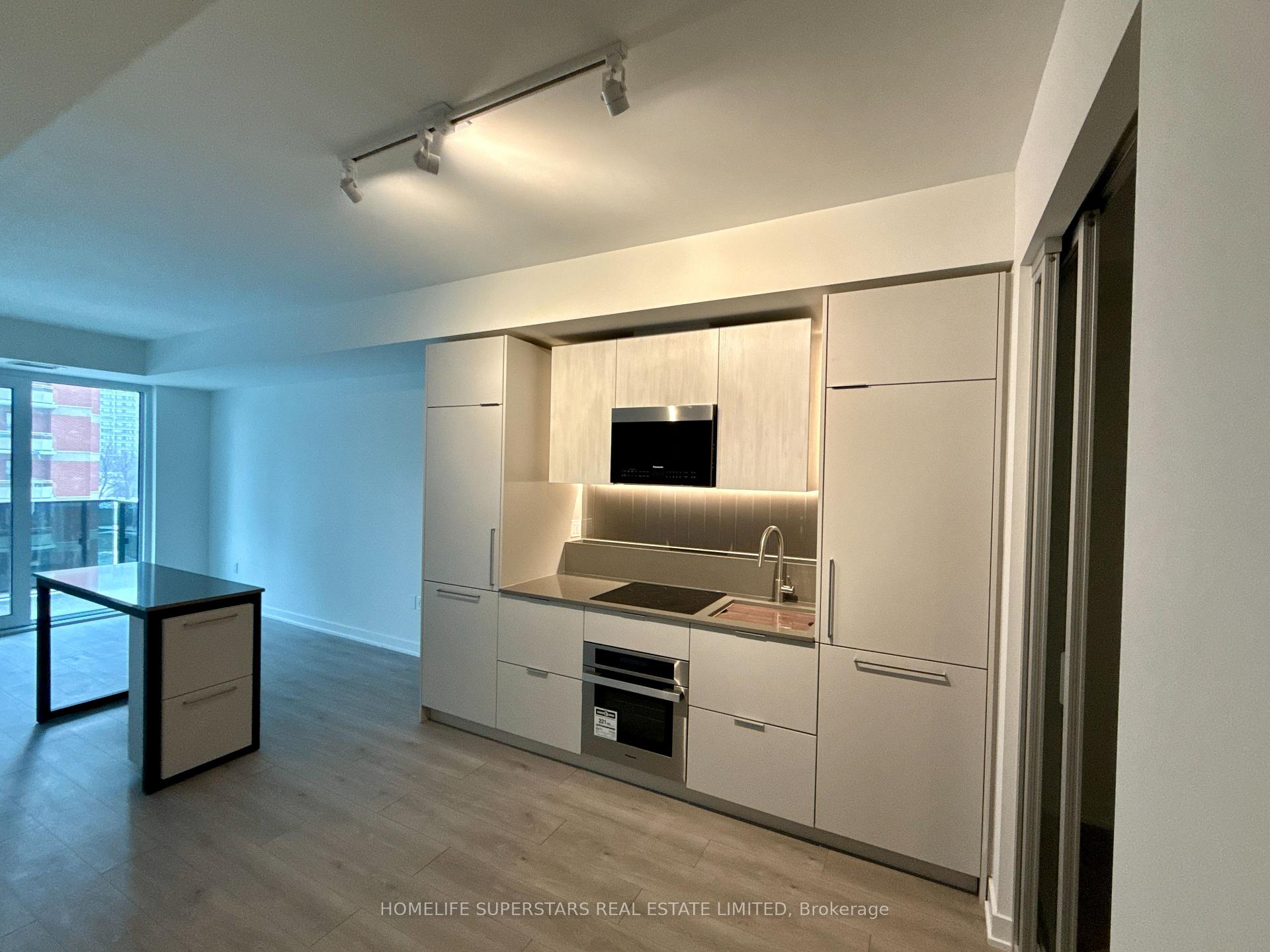 Photo 7 of Unit 308, 1 Fairview Road E, Mississauga, Mississauga Valleys — HOMEH