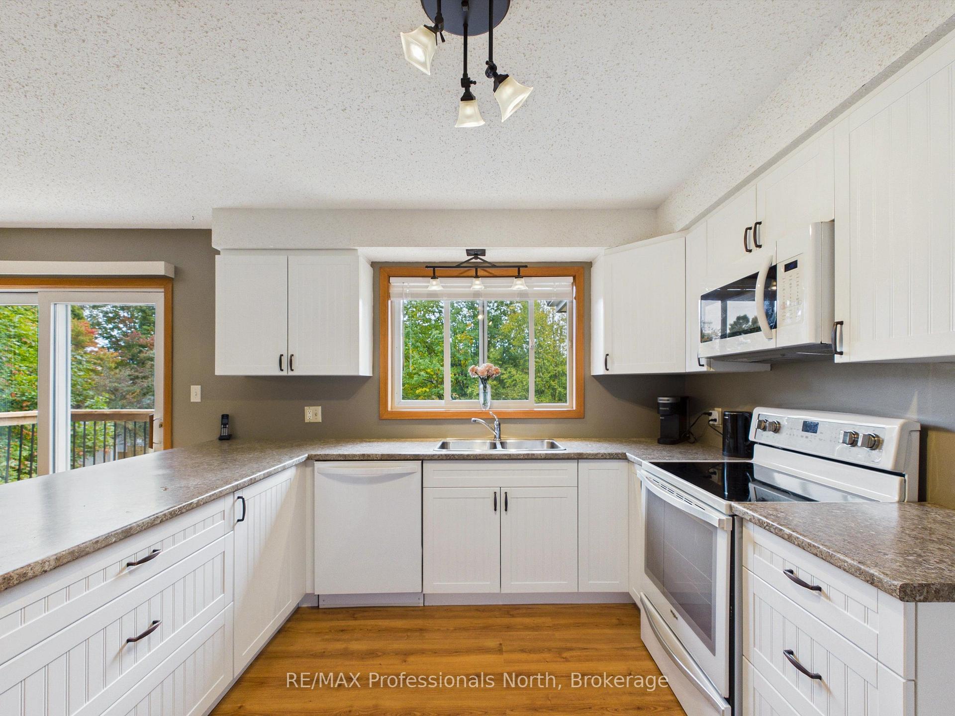Photo 10 of 1 Crestview Drive, Huntsville — HOMEH