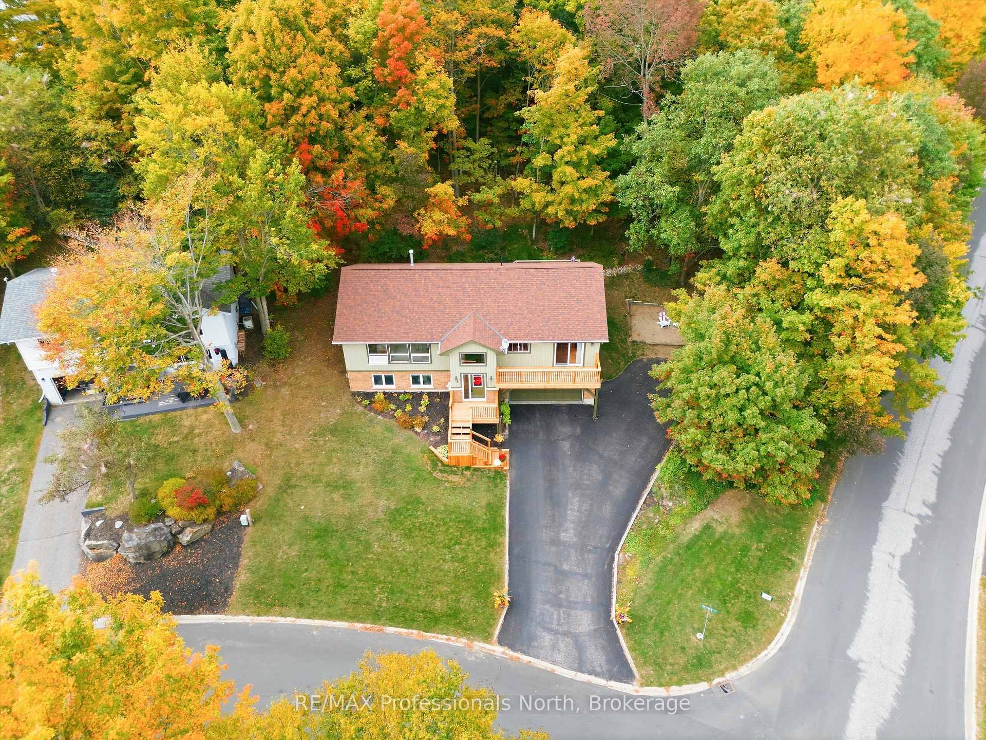 Photo 33 of 1 Crestview Drive, Huntsville — HOMEH