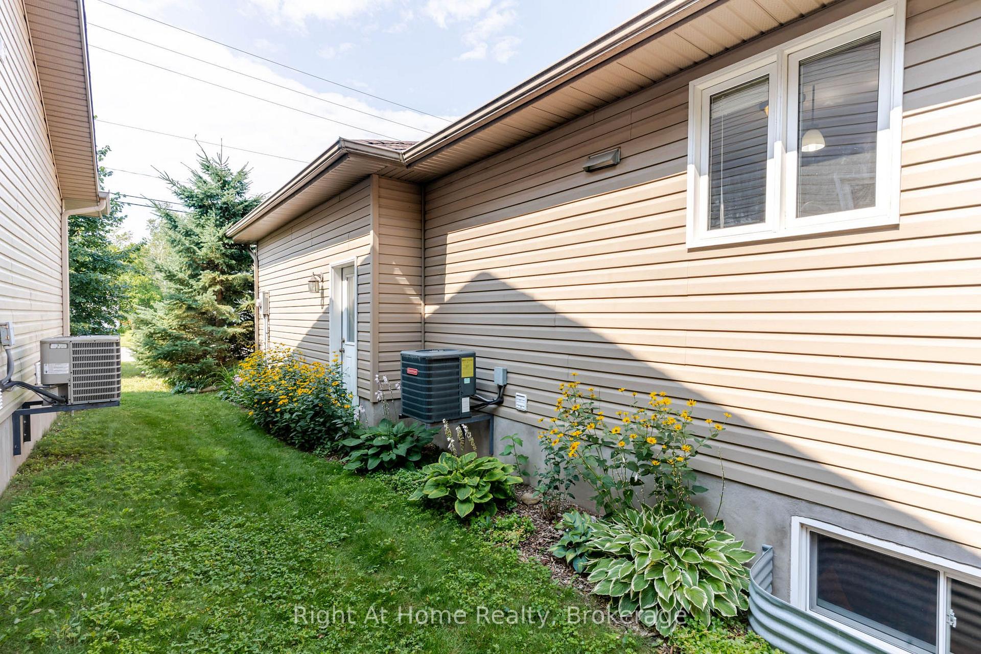 Photo 3 of 191 Harold Street, Smiths Falls, Smiths Falls — HOMEH