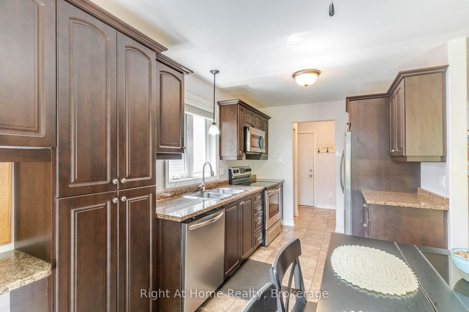 Photo 10 of 191 Harold Street, Smiths Falls, Smiths Falls — HOMEH