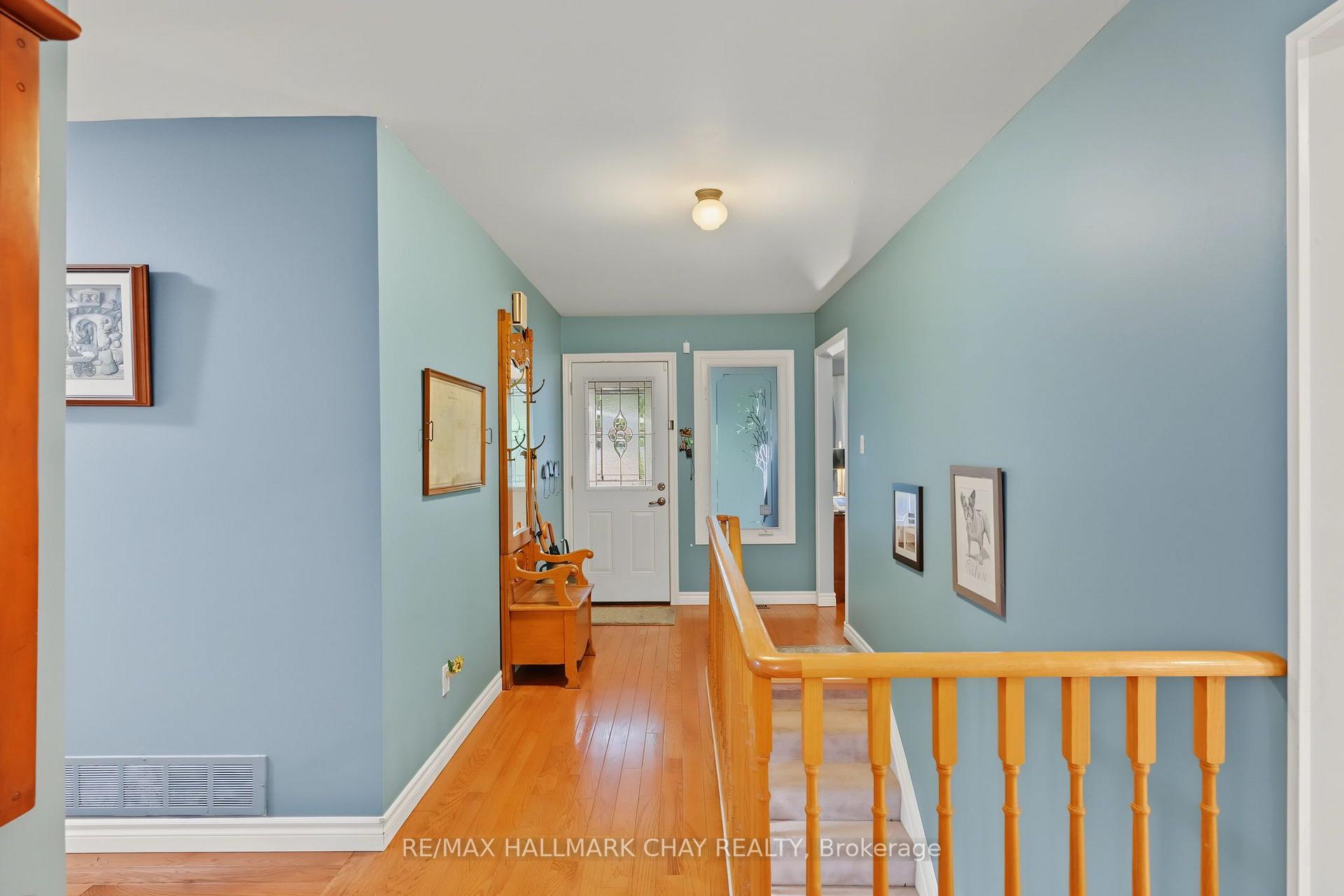 Photo 4 of 66 Hutchinson Drive, New Tecumseth, Alliston — HOMEH