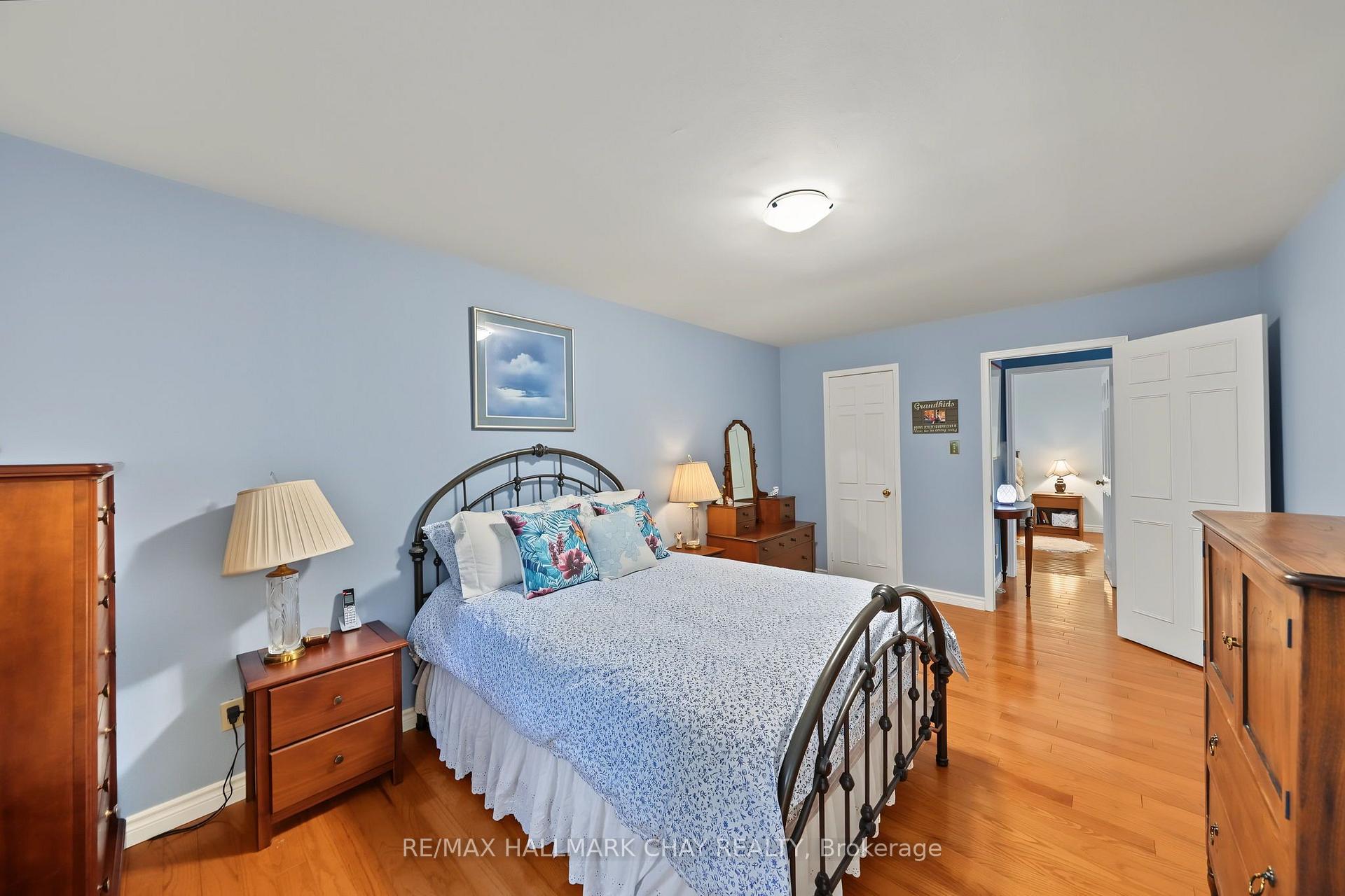 Photo 24 of 66 Hutchinson Drive, New Tecumseth, Alliston — HOMEH