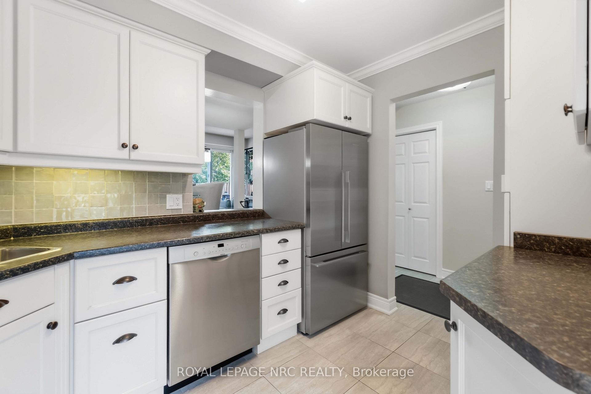 Photo 7 of Unit 43, 122 Lakeshore Road, St. Catharines, Lakeport — HOMEH