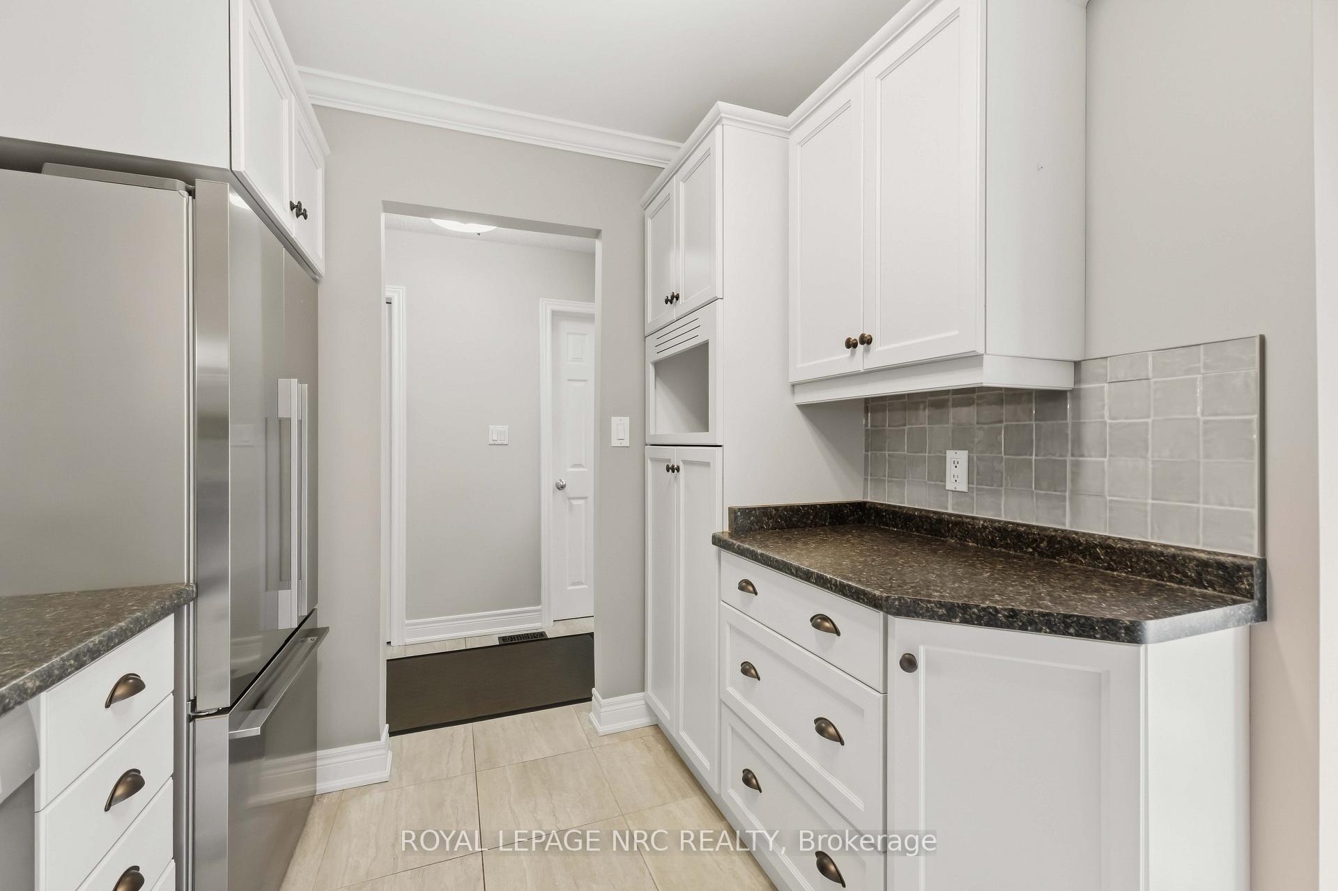 Photo 9 of Unit 43, 122 Lakeshore Road, St. Catharines, Lakeport — HOMEH