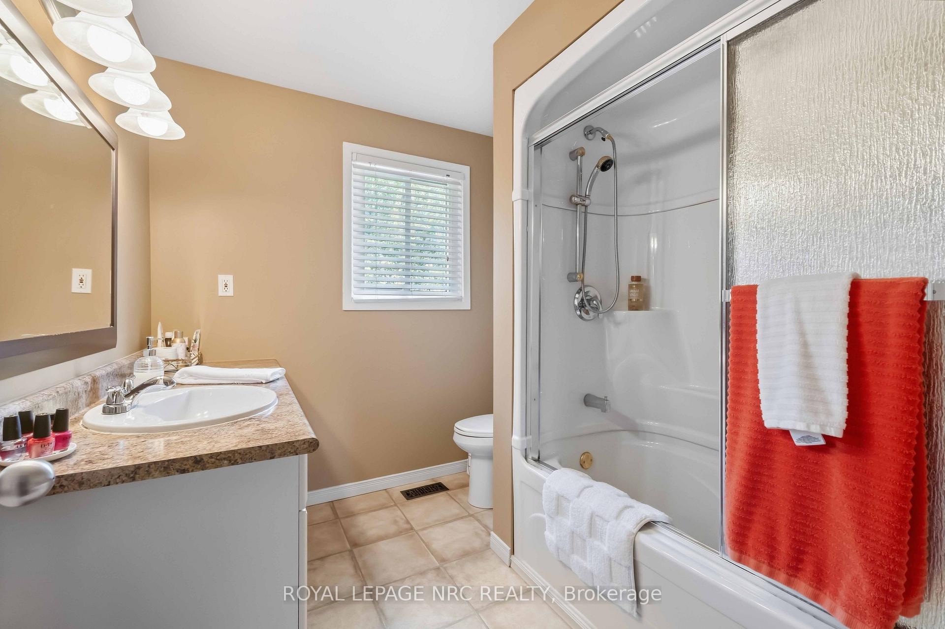Photo 25 of Unit 43, 122 Lakeshore Road, St. Catharines, Lakeport — HOMEH