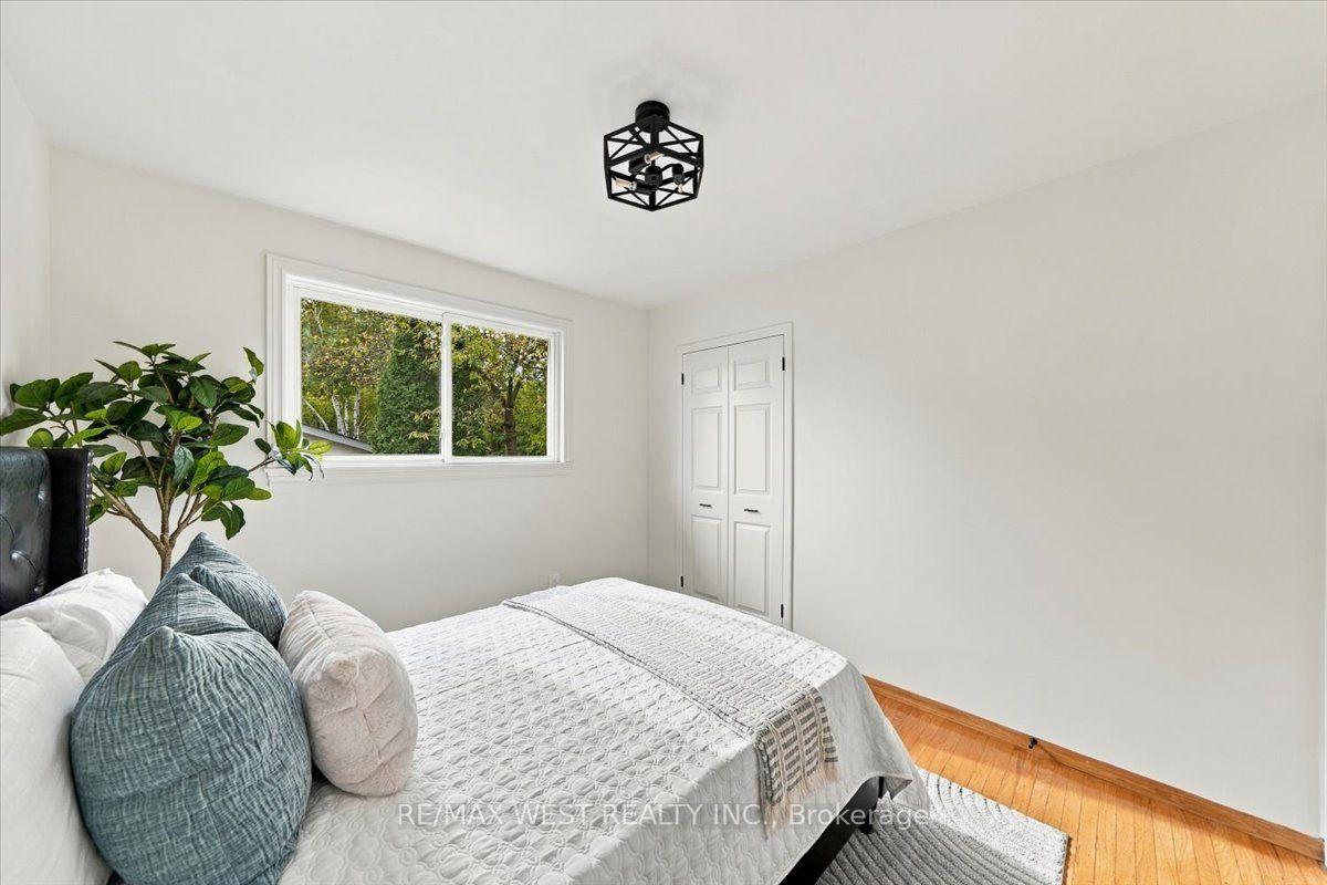 Photo 22 of 14 Burnhamill Place, Etobicoke, Eringate-Centennial-West Deane — HOMEH