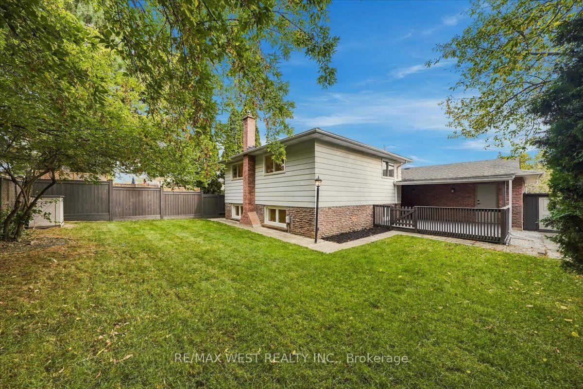 Photo 37 of 14 Burnhamill Place, Etobicoke, Eringate-Centennial-West Deane — HOMEH