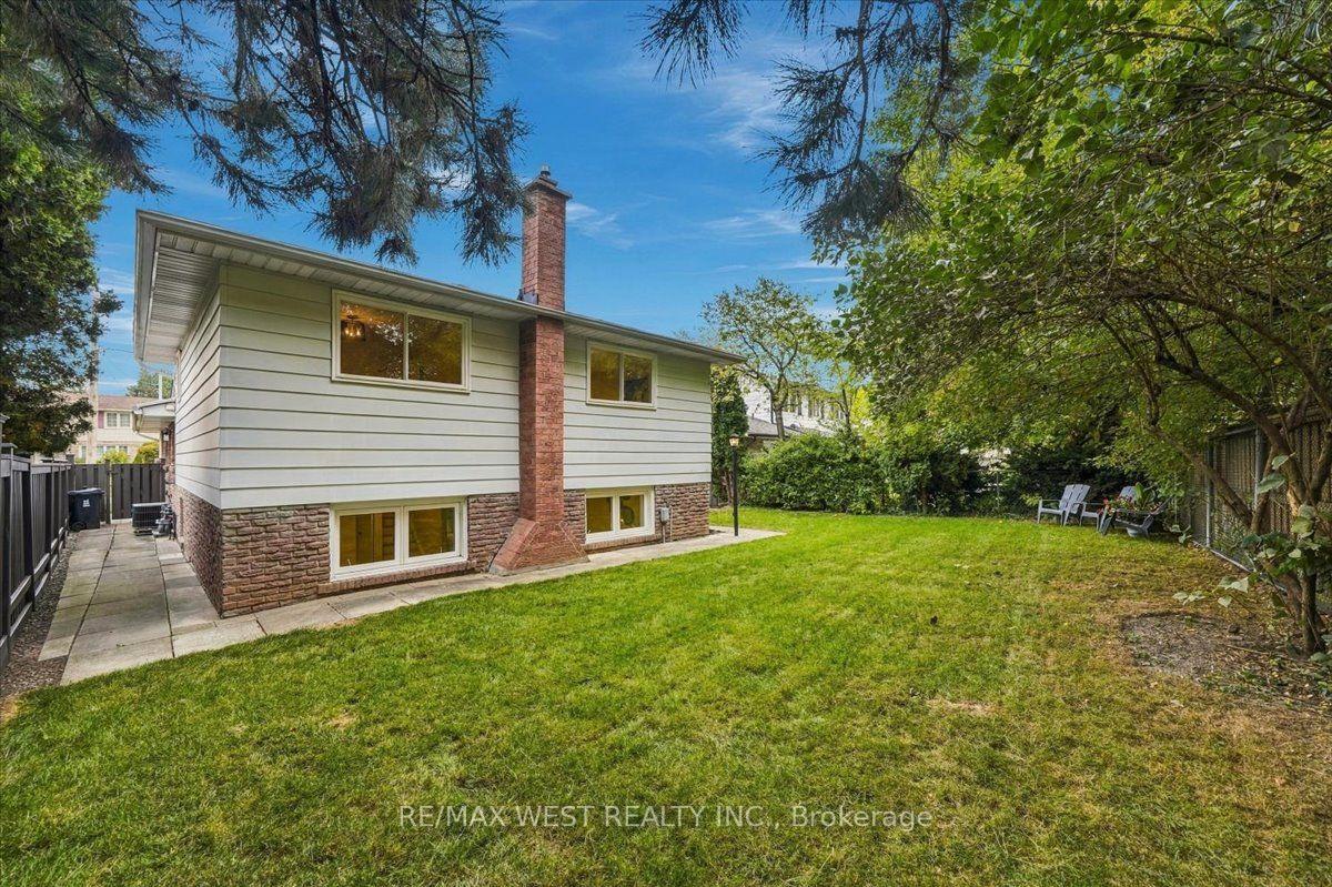 Photo 38 of 14 Burnhamill Place, Etobicoke, Eringate-Centennial-West Deane — HOMEH