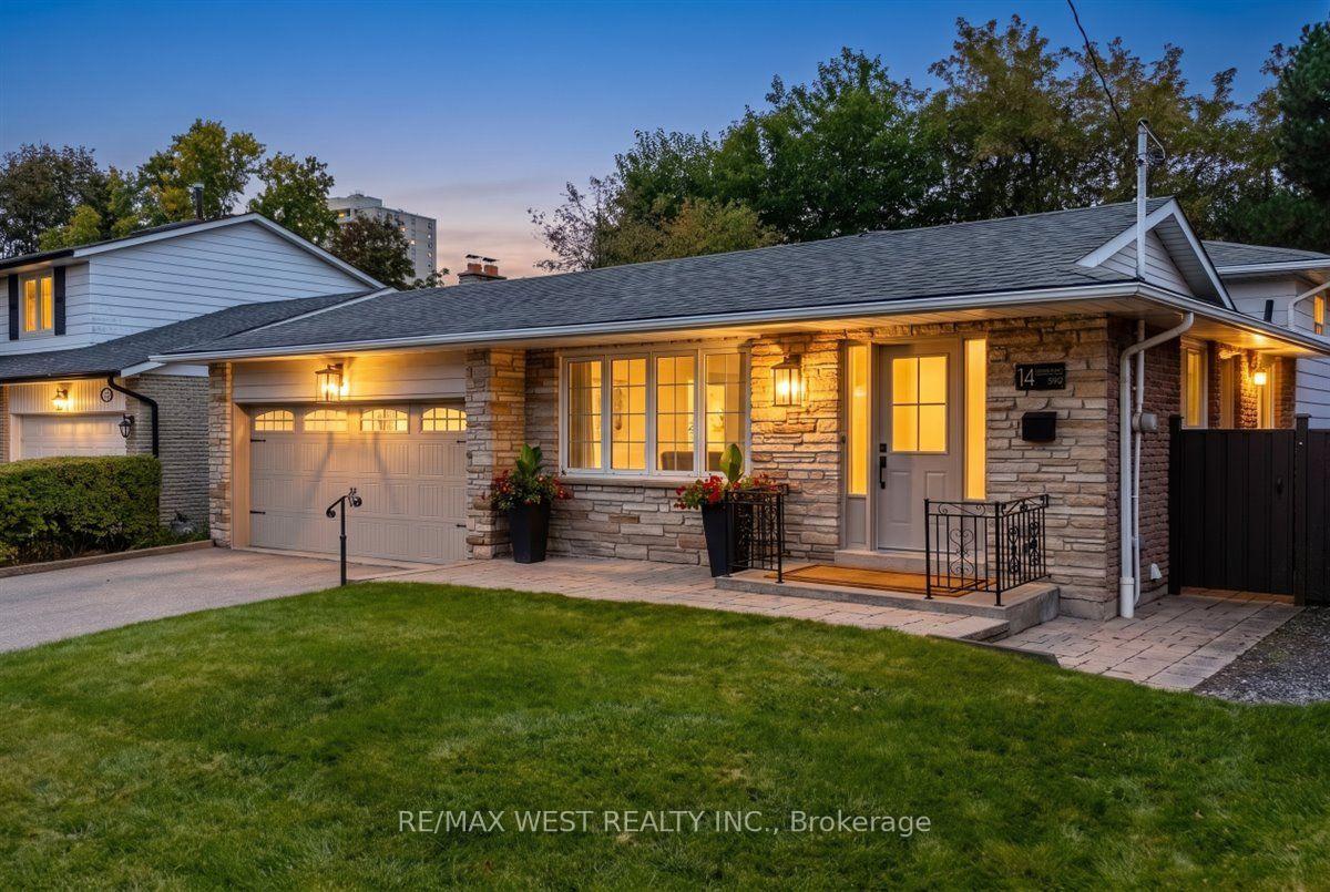 Photo 2 of 14 Burnhamill Place, Etobicoke, Eringate-Centennial-West Deane — HOMEH