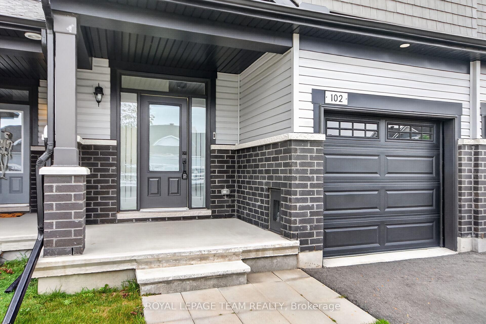 Photo 4 of 102 Patchell Place, North Grenville, North Grenville Twp (Kemptville South) — HOMEH