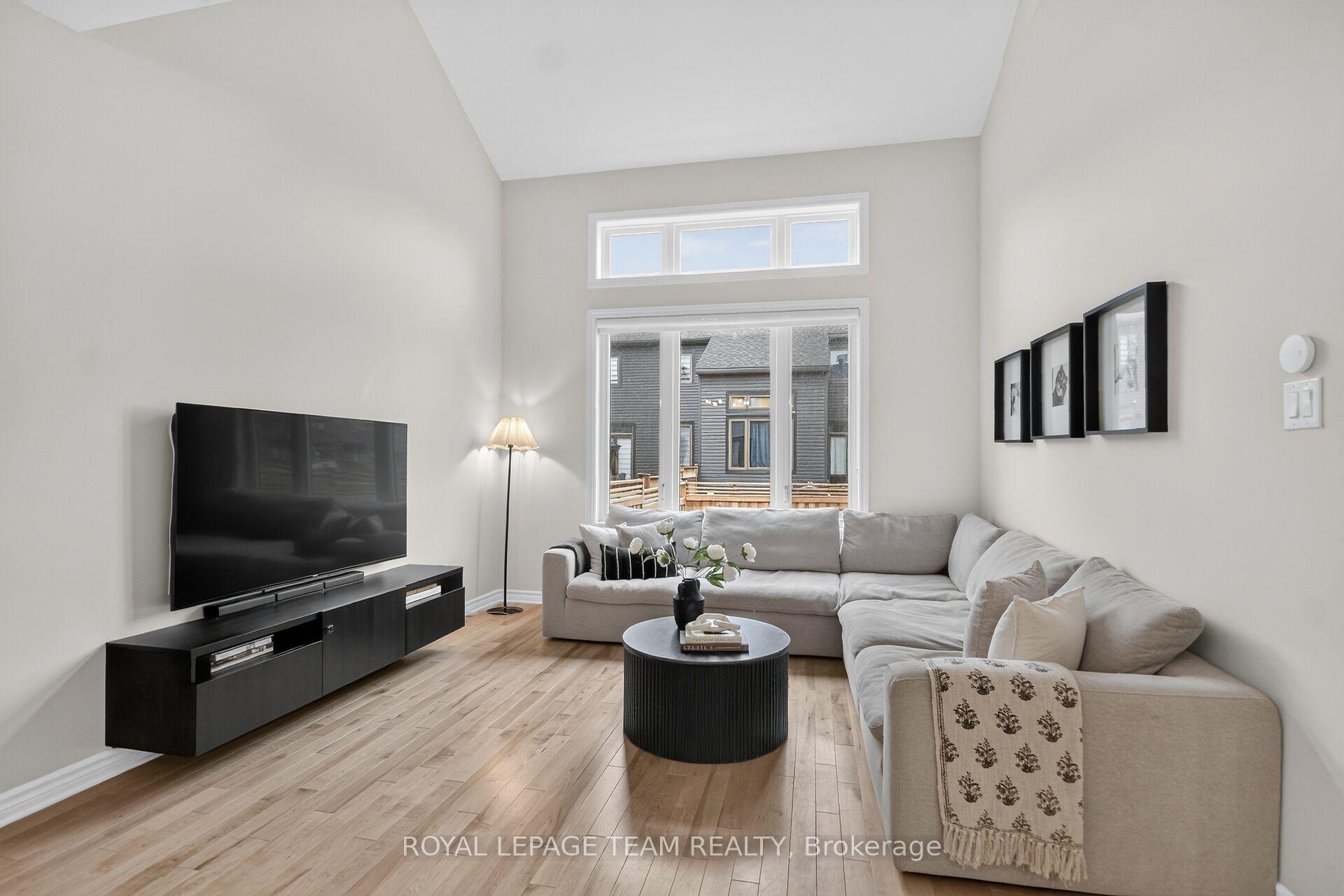 Photo 10 of 102 Patchell Place, North Grenville, North Grenville Twp (Kemptville South) — HOMEH