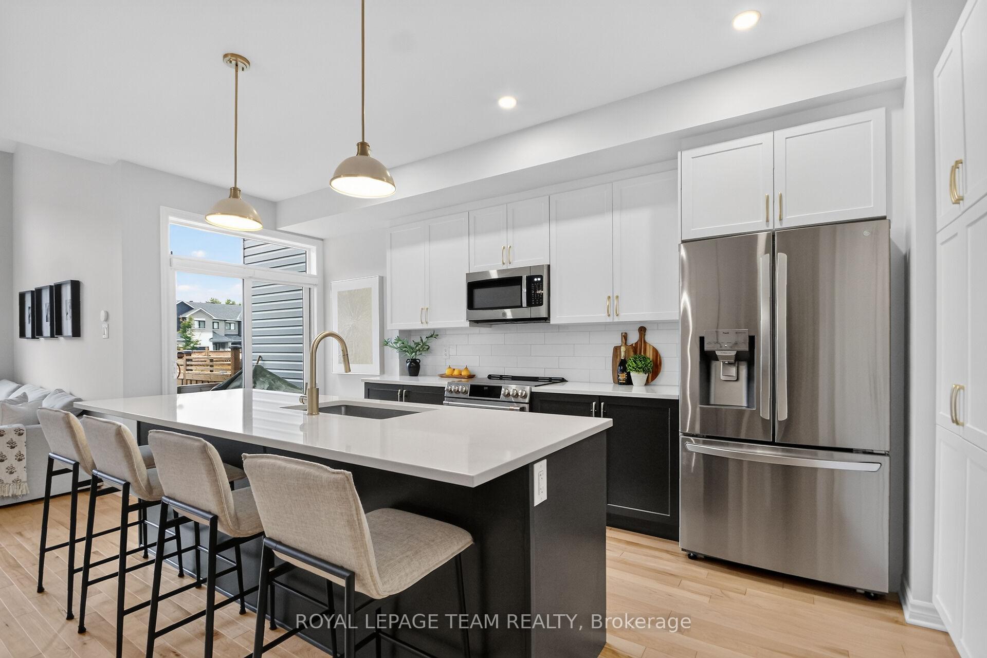 Photo 14 of 102 Patchell Place, North Grenville, North Grenville Twp (Kemptville South) — HOMEH
