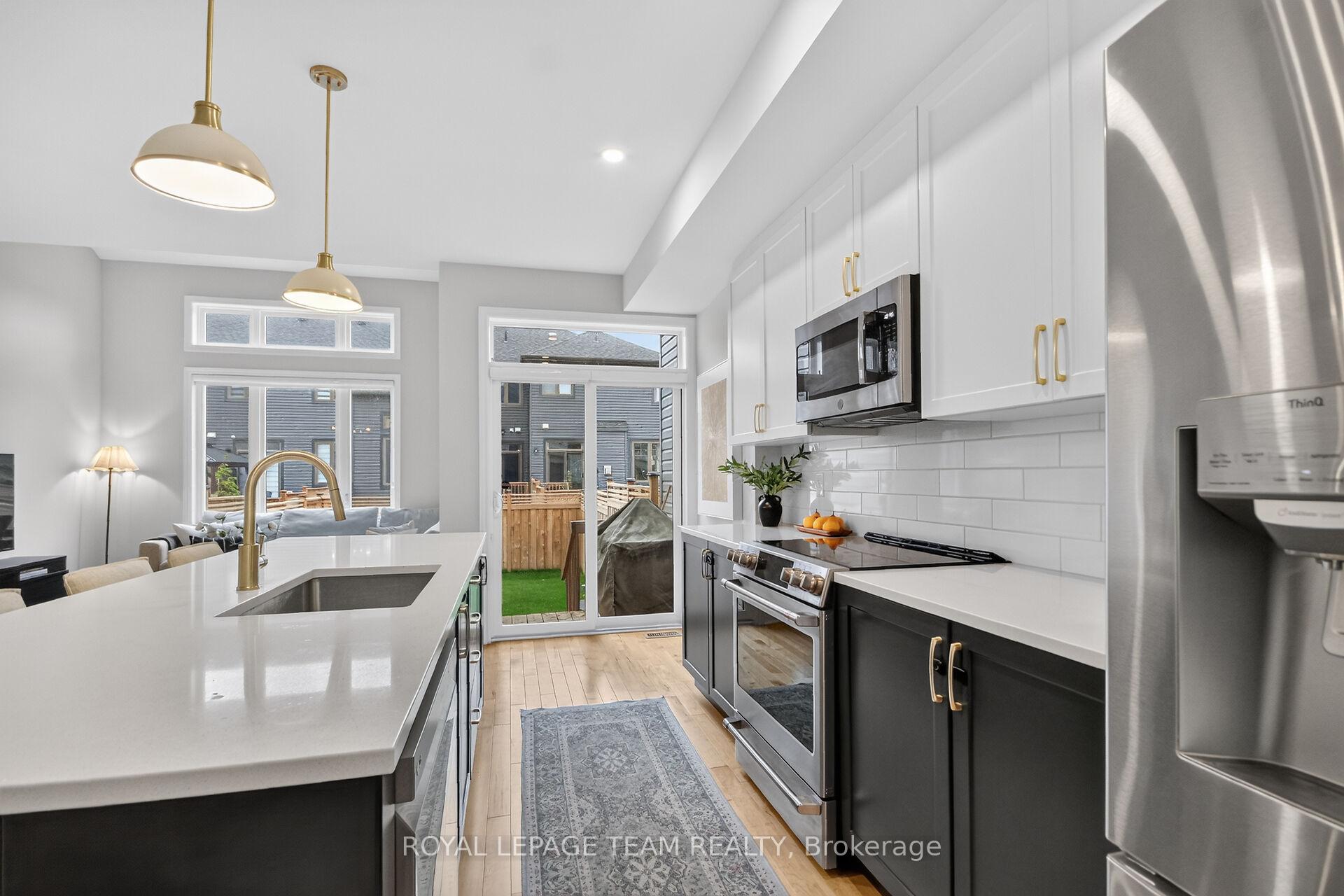 Photo 15 of 102 Patchell Place, North Grenville, North Grenville Twp (Kemptville South) — HOMEH