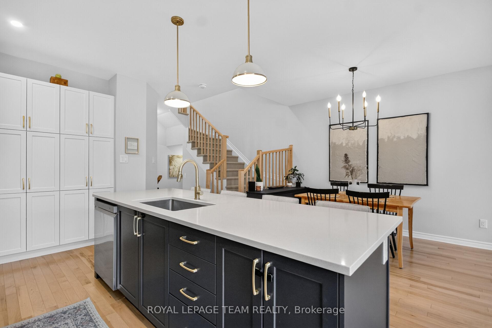 Photo 17 of 102 Patchell Place, North Grenville, North Grenville Twp (Kemptville South) — HOMEH
