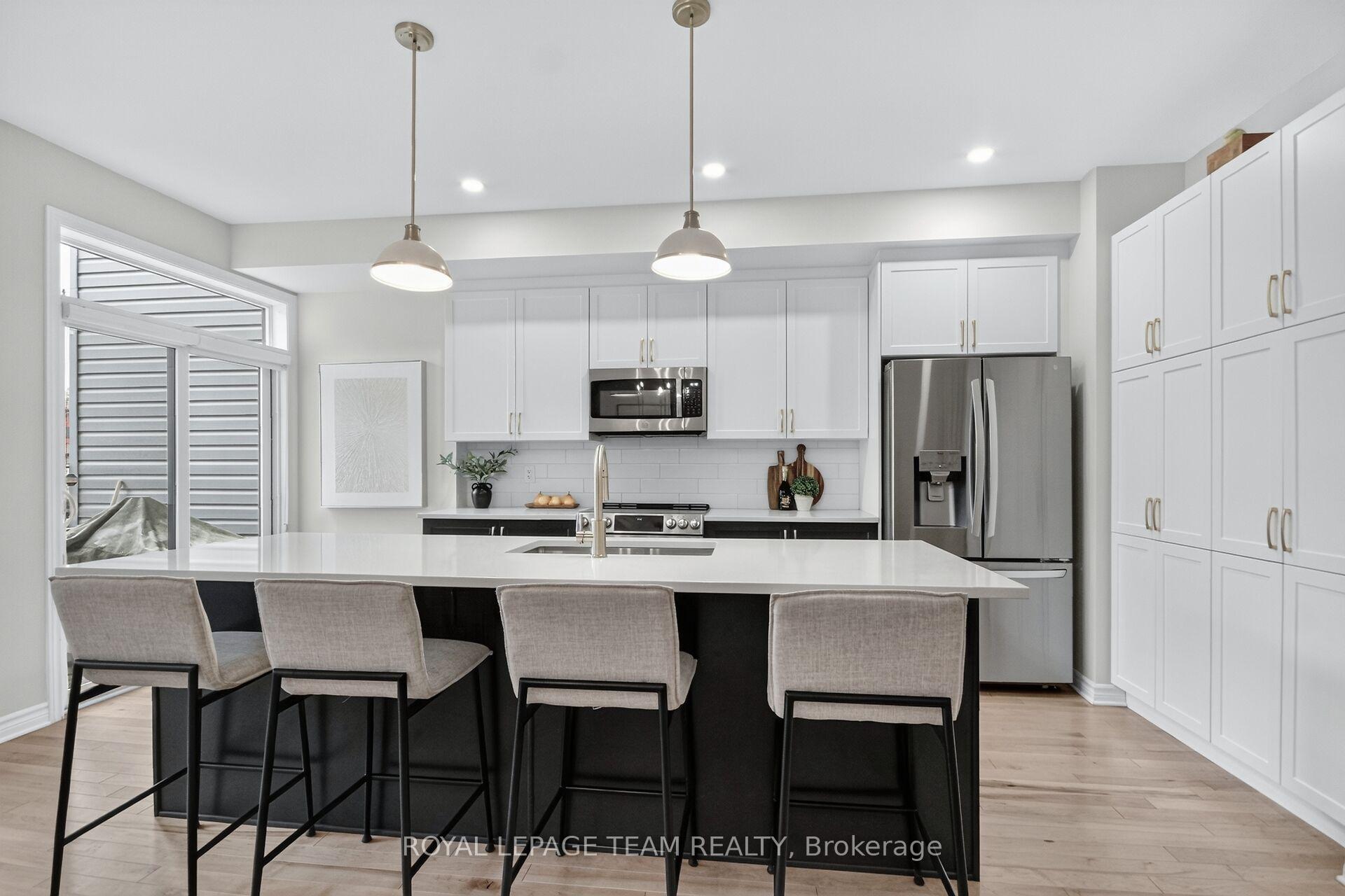 Photo 18 of 102 Patchell Place, North Grenville, North Grenville Twp (Kemptville South) — HOMEH