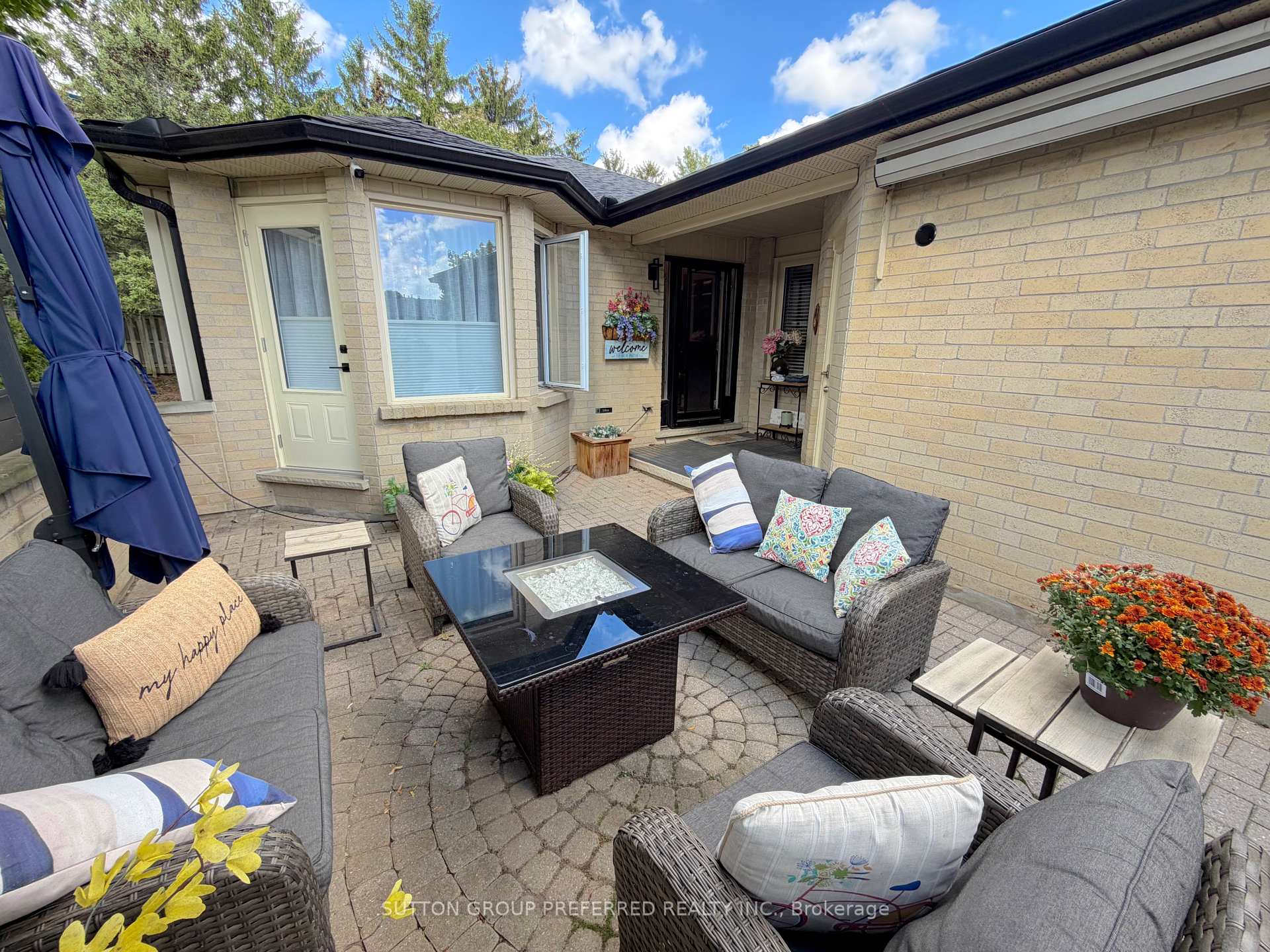 Photo 3 of Unit 4, 163 Pine Valley Drive, London, South N — HOMEH