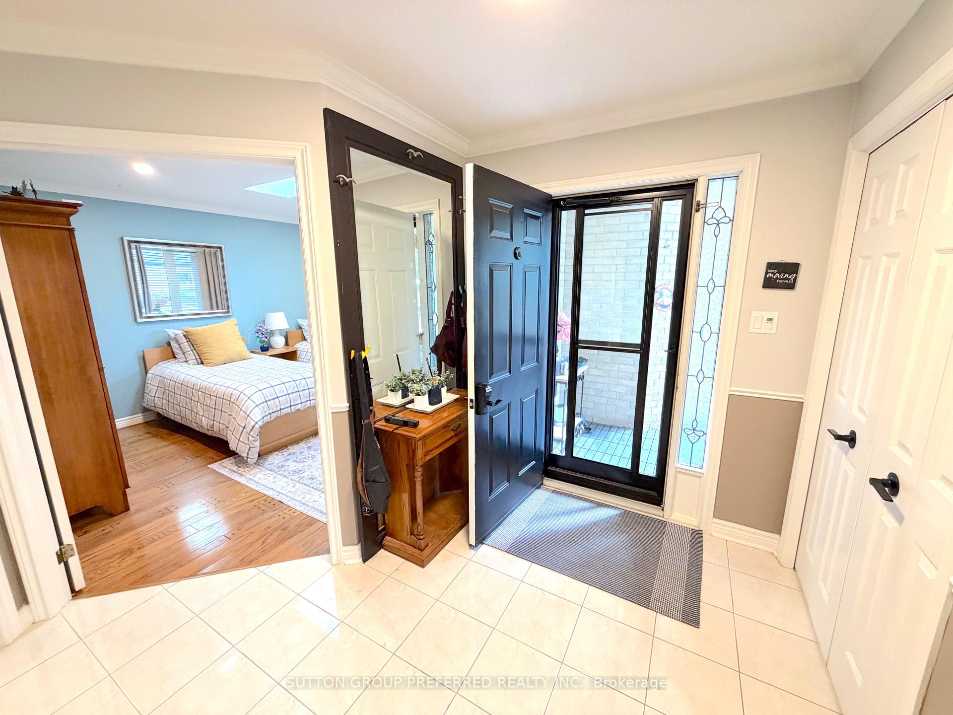Photo 8 of Unit 4, 163 Pine Valley Drive, London, South N — HOMEH