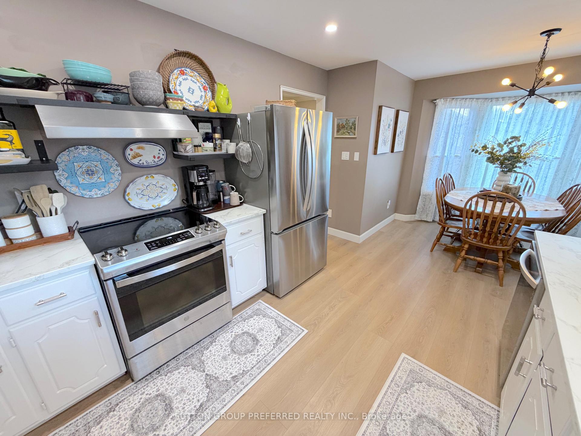 Photo 11 of Unit 4, 163 Pine Valley Drive, London, South N — HOMEH