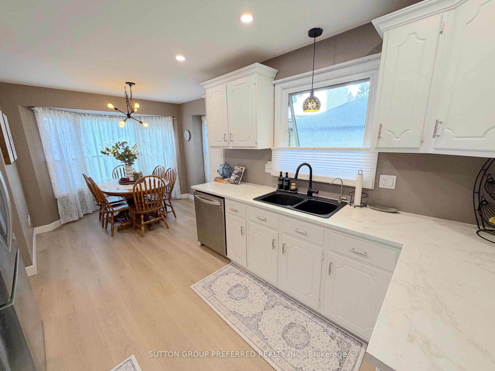 Photo 12 of Unit 4, 163 Pine Valley Drive, London, South N — HOMEH