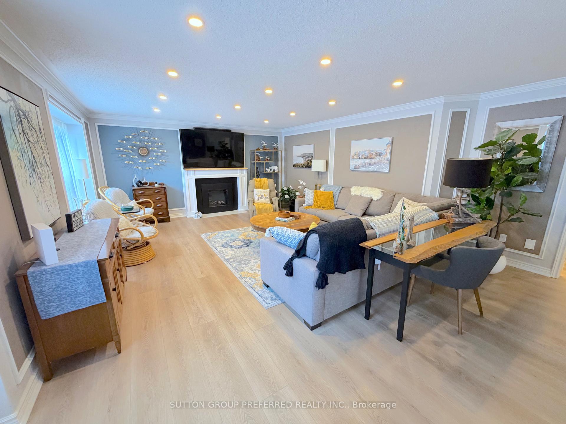 Photo 13 of Unit 4, 163 Pine Valley Drive, London, South N — HOMEH