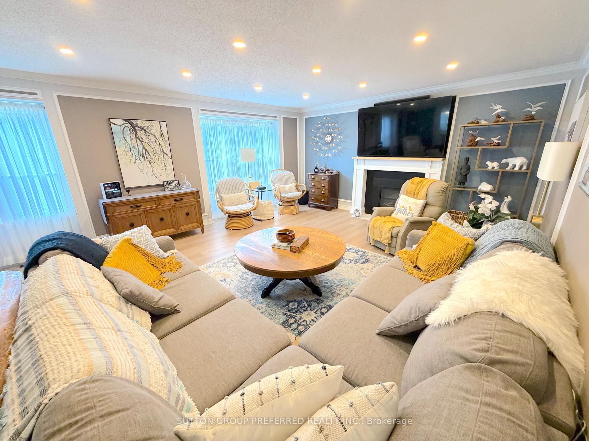 Photo 15 of Unit 4, 163 Pine Valley Drive, London, South N — HOMEH