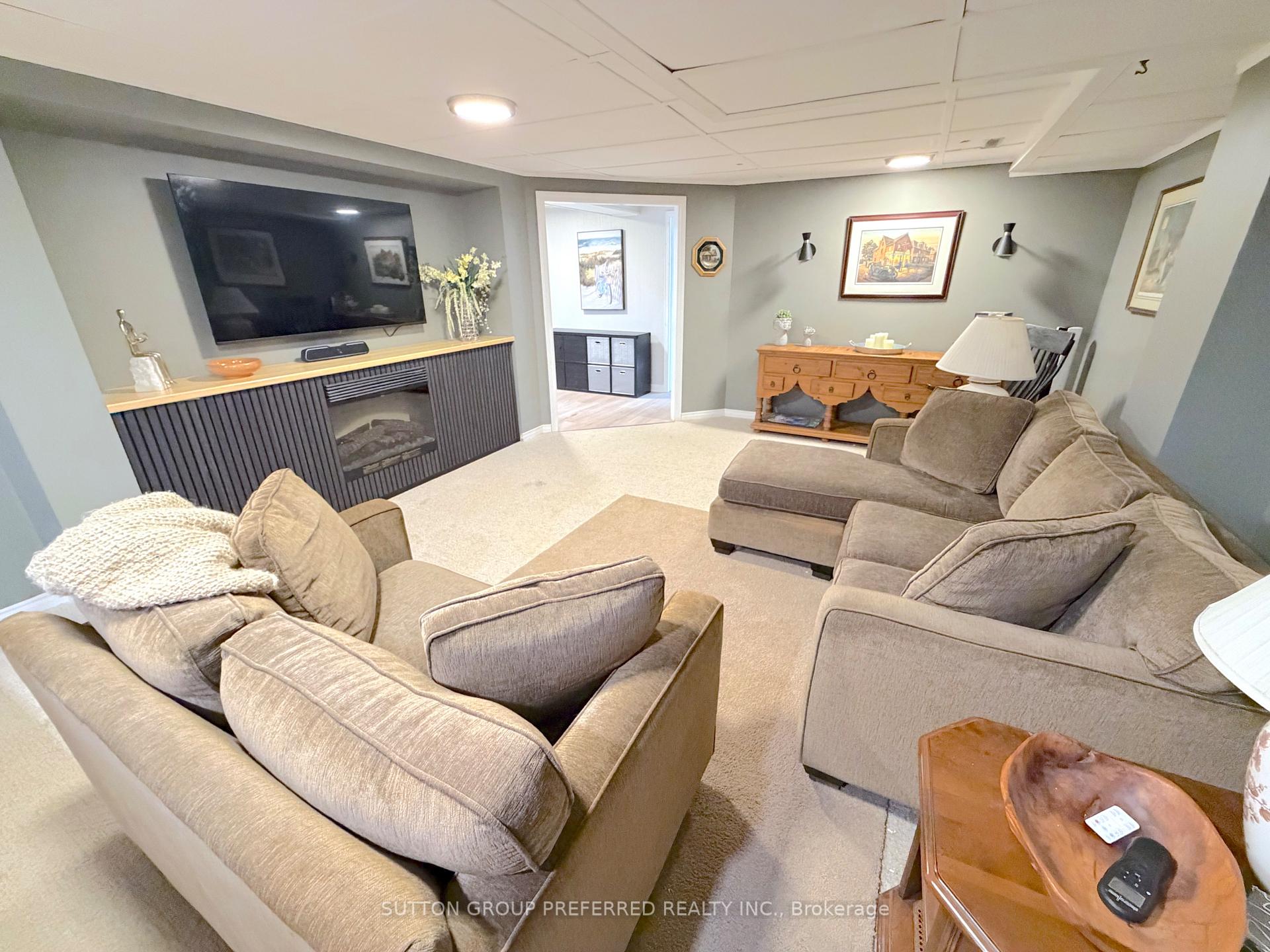 Photo 27 of Unit 4, 163 Pine Valley Drive, London, South N — HOMEH